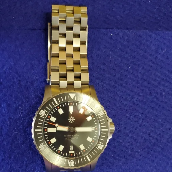 HELM Vanuatu Titanium Mens Dive Watch. Used In EXCELLENT Condition. - Picture 2 of 5